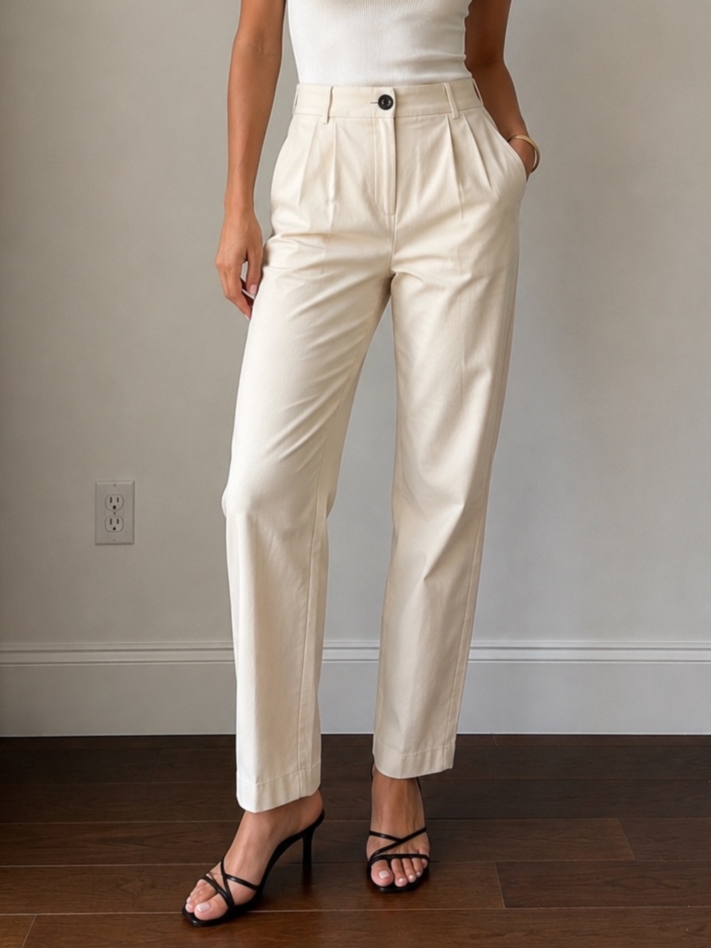 NWT Abercrombie 90s Straight Leg Tailored Pants Cream Size 26R